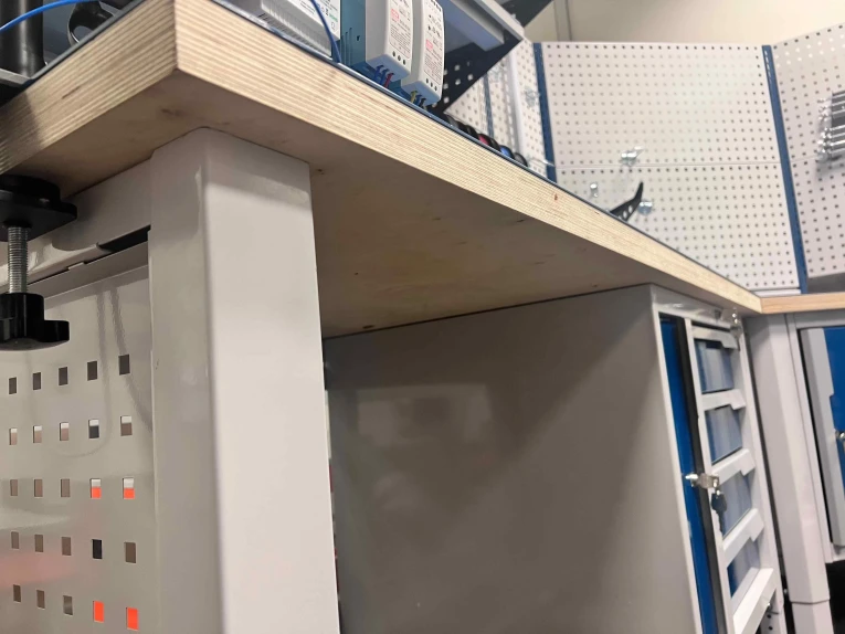 Стол-верстак Craft 1202.S24.3 купить в Волгограде Стол-верстак Craft 1202.S24.3 купить в Волгограде