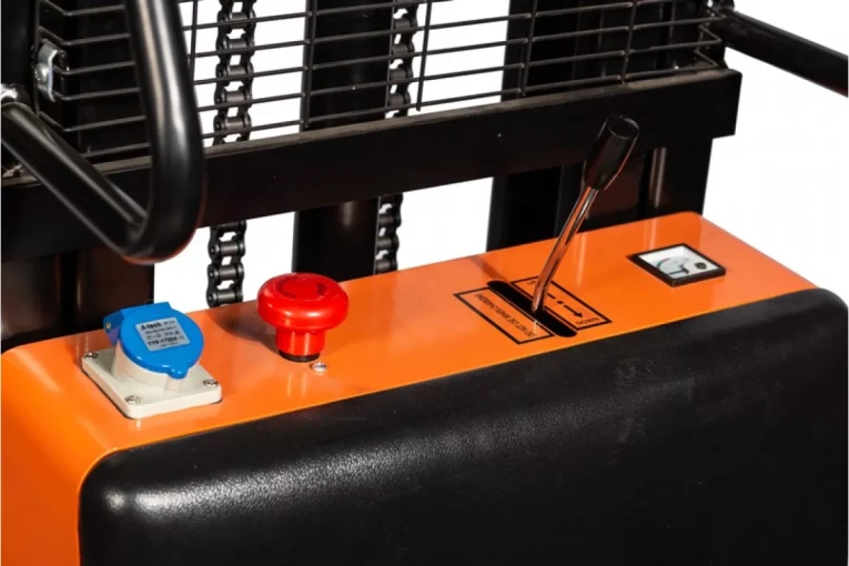 Штабелер электрический самоходный 1 т - 3,5 м Вилы: 1150 , Гелевая АКБ, CL1035J SIBLINE купить в Волгограде Штабелер электрический самоходный 1 т - 3,5 м Вилы: 1150 , Гелевая АКБ, CL1035J SIBLINE купить в Волгограде