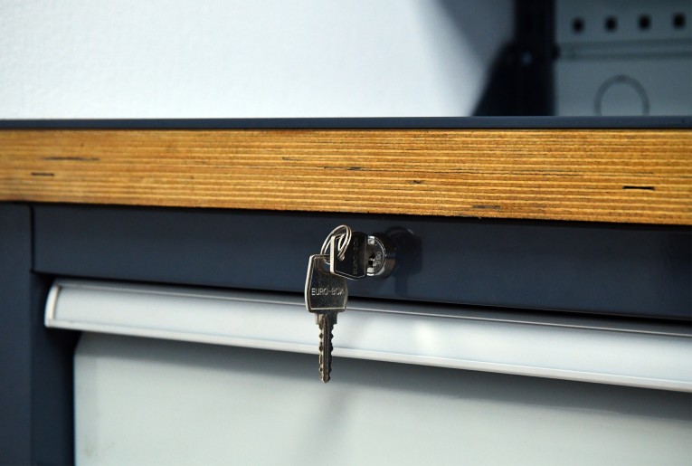 Верстак FBK 1551.14.3-2F купить в Волгограде Верстак FBK 1551.14.3-2F купить в Волгограде