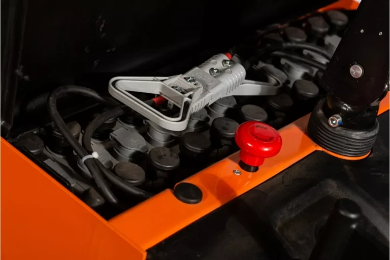 Штабелер электрический самоходный с платформой 1,5 т - 5,6 м Вилы: 1150 , АКБ Свинцово - кислотная, CL1556W SIBLINE купить в Волгограде Штабелер электрический самоходный с платформой 1,5 т - 5,6 м Вилы: 1150 , АКБ Свинцово - кислотная, CL1556W SIBLINE купить в Волгограде