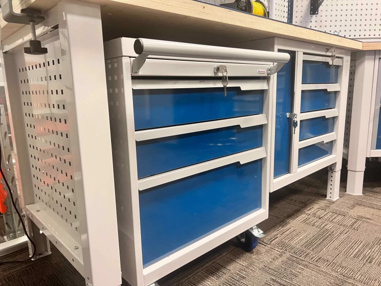 Стол-верстак Craft 2202.S4L4M4.4-2F купить в Волгограде Стол-верстак Craft 2202.S4L4M4.4-2F купить в Волгограде